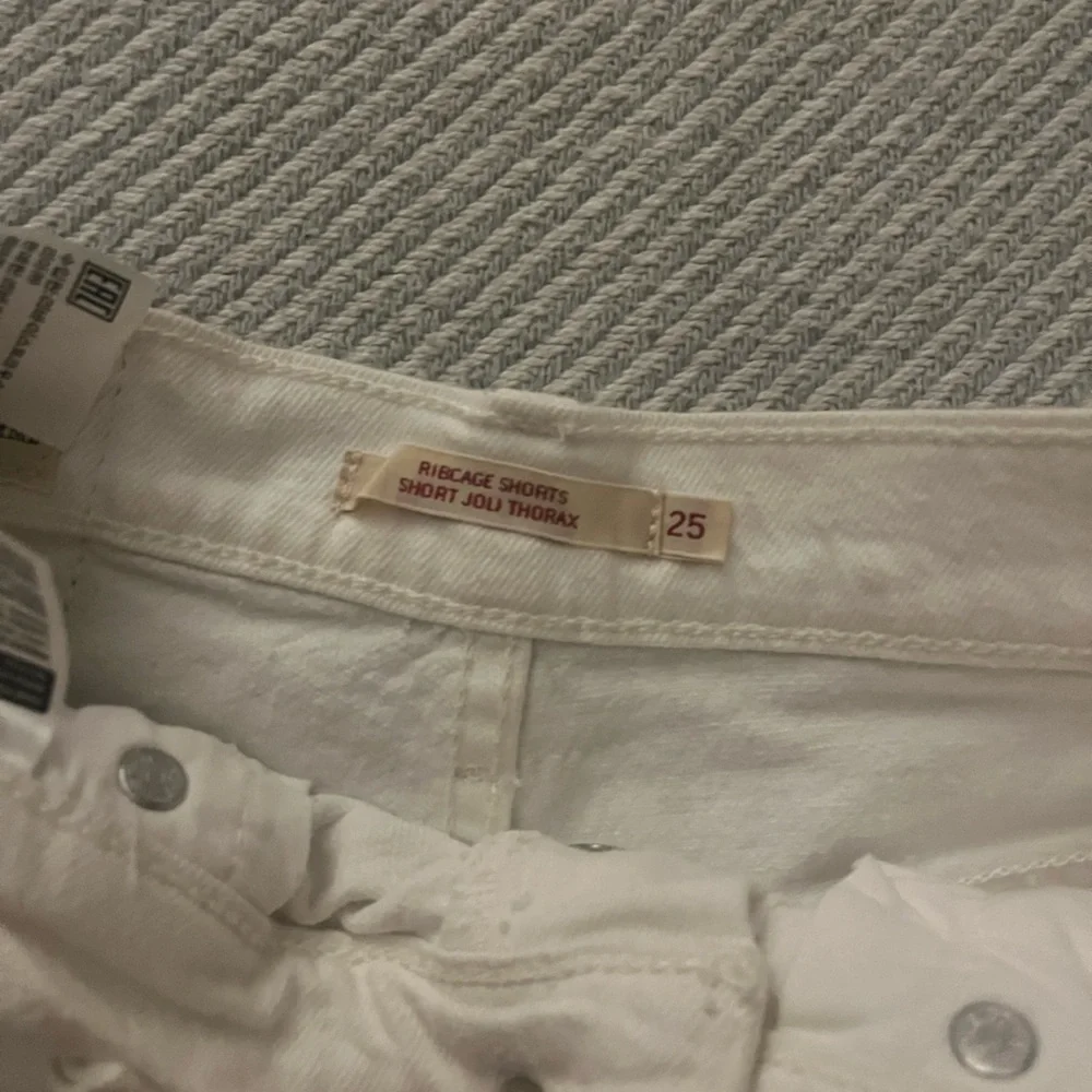 Levi's White Jean Shorts Distressed Casual - Picture 2 of 3
